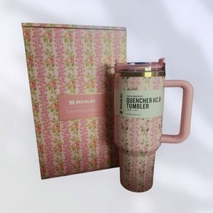 Stanley Quencher H2.0 Tumbler in Pink Floral Pattern